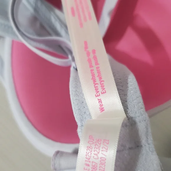 ❗️SOLD❗️Do not buy❗️NWOT PINK Victoria's Secret Push-up Bra 40B - Picture 8 of 10